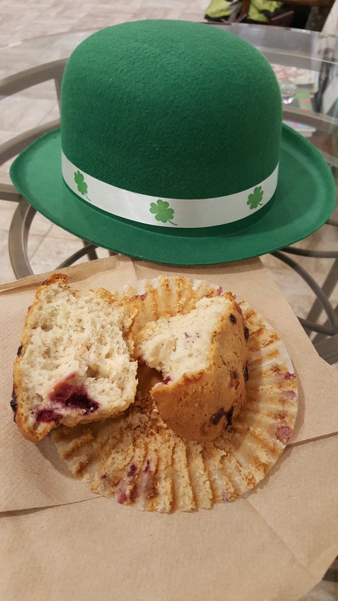MCIrishpalooza's tweet photo. #Tinybreak #CalmBeforeTheParade Thanks to @MCitycoffee for feeding our volunteers #RaspberryPeachIsAmazing #GetYourGreenOn and #BeInspired with us in #MartinCity at 2PM https://t.co/B5MDNLBqVh