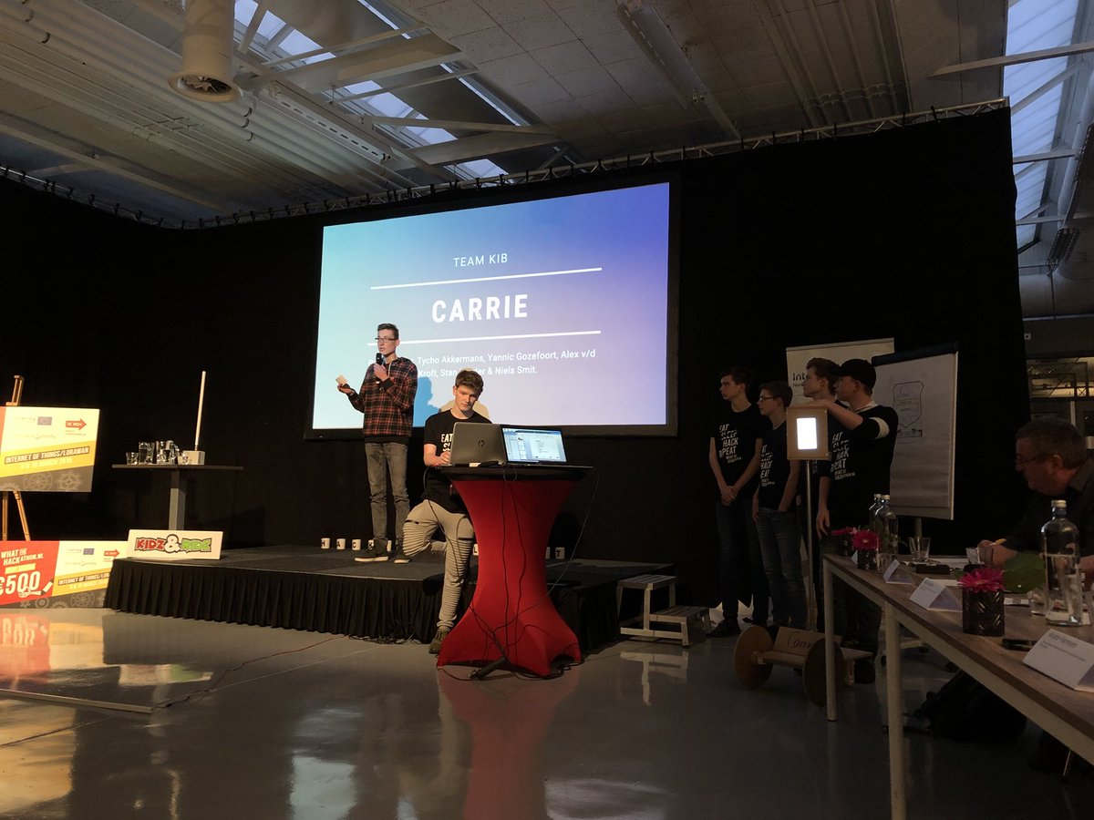 WTHackathon's tweet photo. 5th pitch: K.I.B
There are 850,000 people in the UK who suffer memory loss. They build “carrie” which assists not to forget to eat/drink.
#hackiot https://t.co/7XiWa4Xu9X