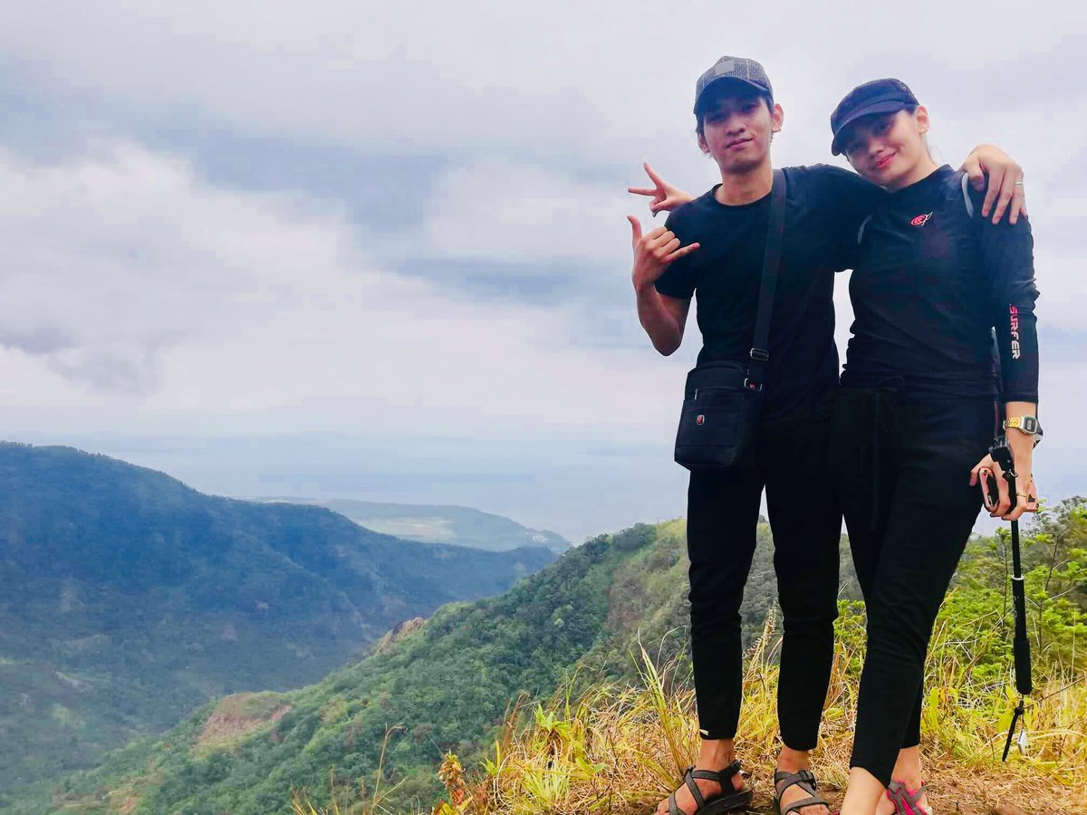 ReyJean13's tweet photo. Relationship goals unlocked 😘 #Hiking #MtLoay ⛰
Ps: Leave nothing but footprints 👣 https://t.co/8CwRytmzDQ