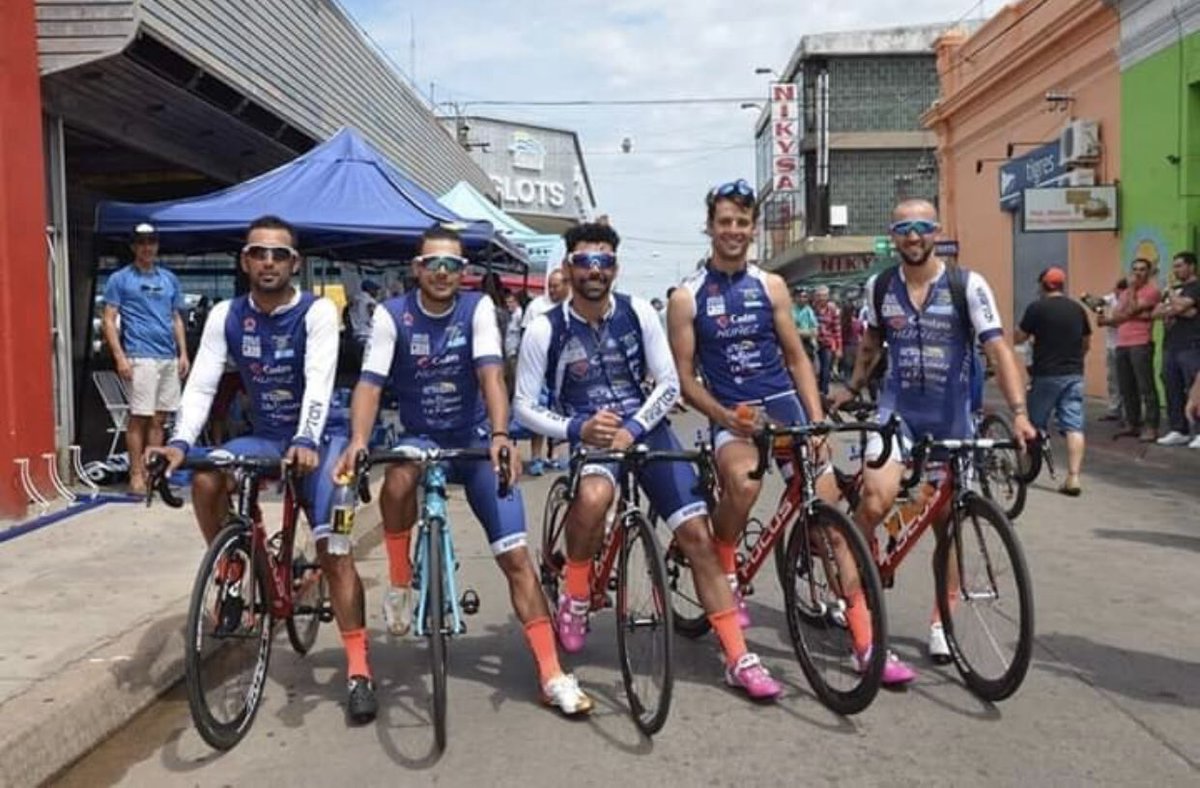 Rlima5dt's tweet photo. OrgulloArachan# Felicitaciones @presandrade  por el Bi Campeonato de Rutas de America y a todo el Equipo de @CCCerroLargo  por el Tri @sergiobotana  Orgullo Arachan 🚴‍♂️🏆🏆🔵⚪️👏🏽👏🏽 https://t.co/Z8neStbXrT