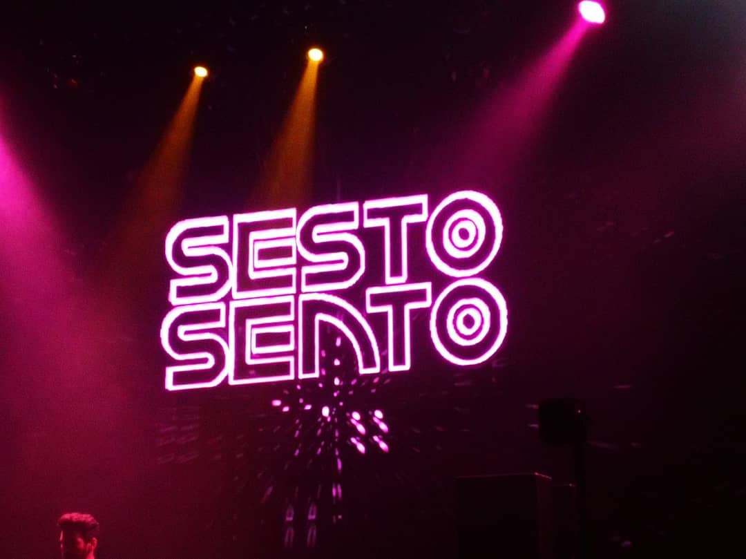 AltezaRecords's tweet photo. A Quick Glimpse From The Crowd At The Amazing ALTEZA NIGHT In Moscow, Russia... Crazy Energies And Awesome Vibes, Thank You ALL!
🙏🏻❤🙏🏻
Special Thanks To #JustMusic & #NorthernSound!
#AltezaRecords @ViniViciMusic @RealityTestPsy #SestoSento #AltezaBookings #TryPsy #BeKing https://t.co/Oxet7zgMJR