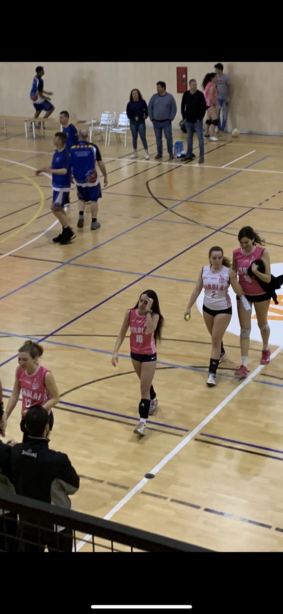 Aquest cap de setmana el VEC torna a jugar de rosa <a href="/vec_bcn/">VEC Barcelona</a> <a href="/EscolaVirolai/">Escola Virolai</a>