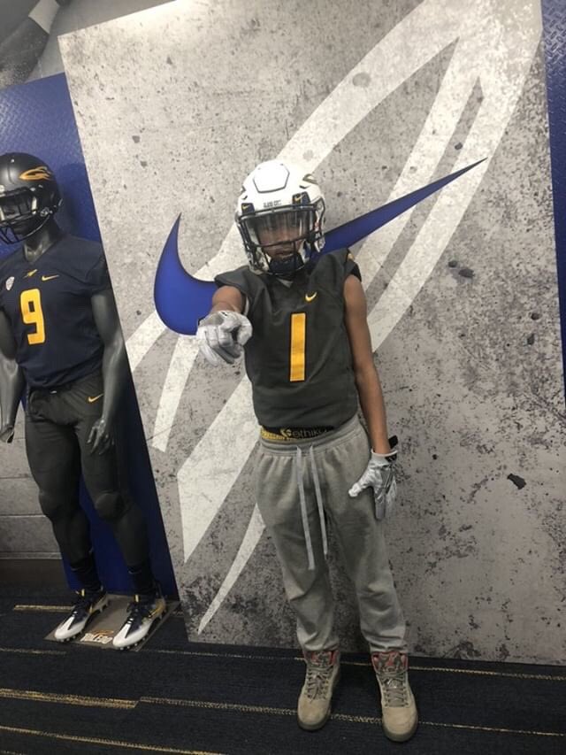 Iamdevinboat's tweet photo. Great Visit To Toledo I Really Hope They keep in touch. #Bagszn @RickyCicconeUT Thanks Coach And @RisingStars6 @ReggieWynns https://t.co/TPkr5l0ouG
