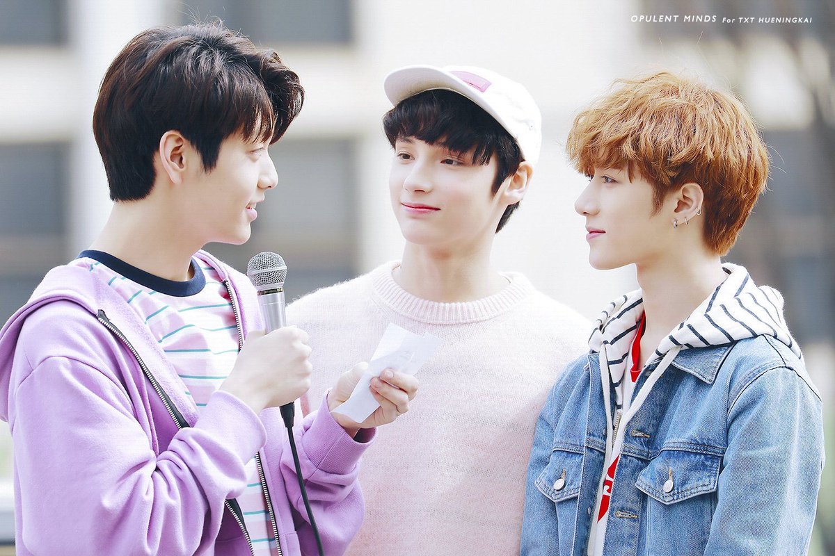 hueningpic's tweet photo. 190309 mini fm | cr. owners
#HUENINGKAI #BEOMGYU #SOOBIN #TXT #TOMORROW_X_TOGETHER #휴닝카이 #범규 #소빈 https://t.co/BnEGFzZnBl