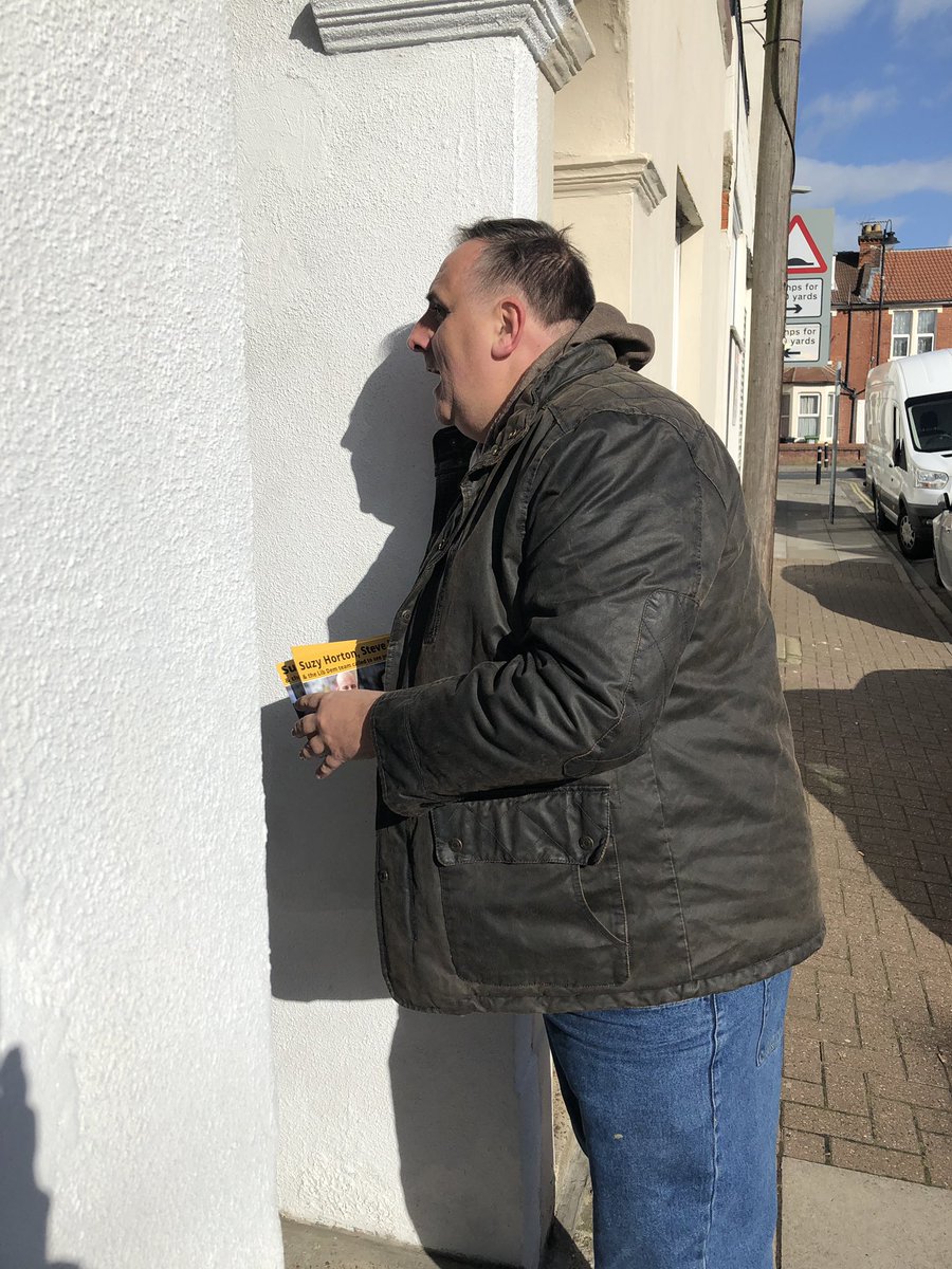 LeeHunt6's tweet image. With one of our hardworking #TeamLibDems #SuperSunday #LibDemChats #LibDemDoorsteps meeting 100s local residents with @portsmouthld @suzy_horton @Steve__Pitt #Portsmouth #LibDems #WorkingAllYearRound w @davidfullerld @mwinnington @TGTempleton @darrensandersld @PeterBrook4 😊