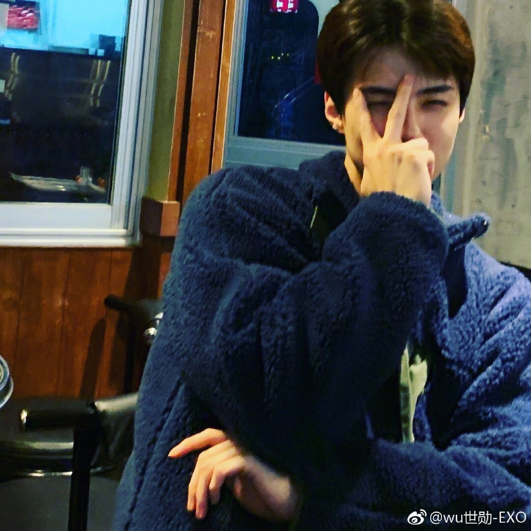 dianuhes's tweet photo. ไม่รู้นะว่าใครเริ่มโยงเรื่องสัญญากับน้อง แต่ที่รู้ๆกันตลอดมา คือเซฮุนรักเอ็กโซมากๆ คนที่คอยภาวนาให้พี่ๆทุกคืน เซนซิทีฟกับเรื่องความสัมพันธ์ของเมมเบอร์ในวงที่สุด เป็นคนที่สปอยล์เอลี่ยิ่งกว่าอะไรบนโลกนี้ อย่างน้อยก็ช่วยเชื่อใจเขาหน่อยได้มั้ย เขามาก็เพราะคิดถึง อย่าคิดอะไรกันมากมาย https://t.co/X3kk5pLRsc
