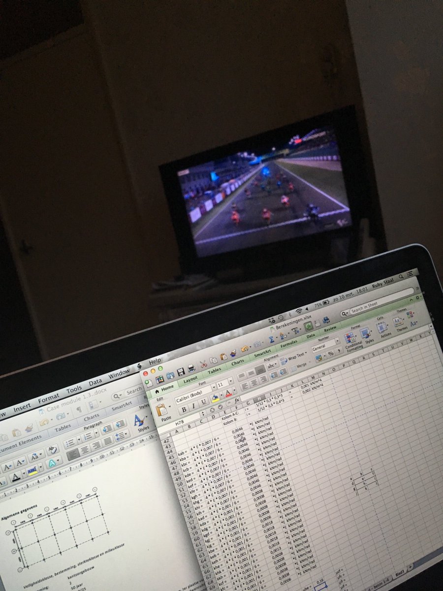 RubyShanice's tweet photo. @Eurosport_NL school.. te veel afleiding.. maar met TT is het schooljaar al weer afgelopen #hint 🙈📚#myMotoGP @ttcircuitassen https://t.co/HEVJurcFJL