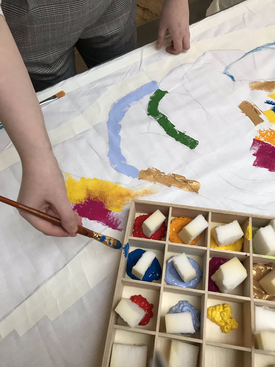 RART_TWEET's tweet photo. Great to see art being made the #socialprescribing event here in London with doctors taking part 👍 https://t.co/a5yIqs9CZh