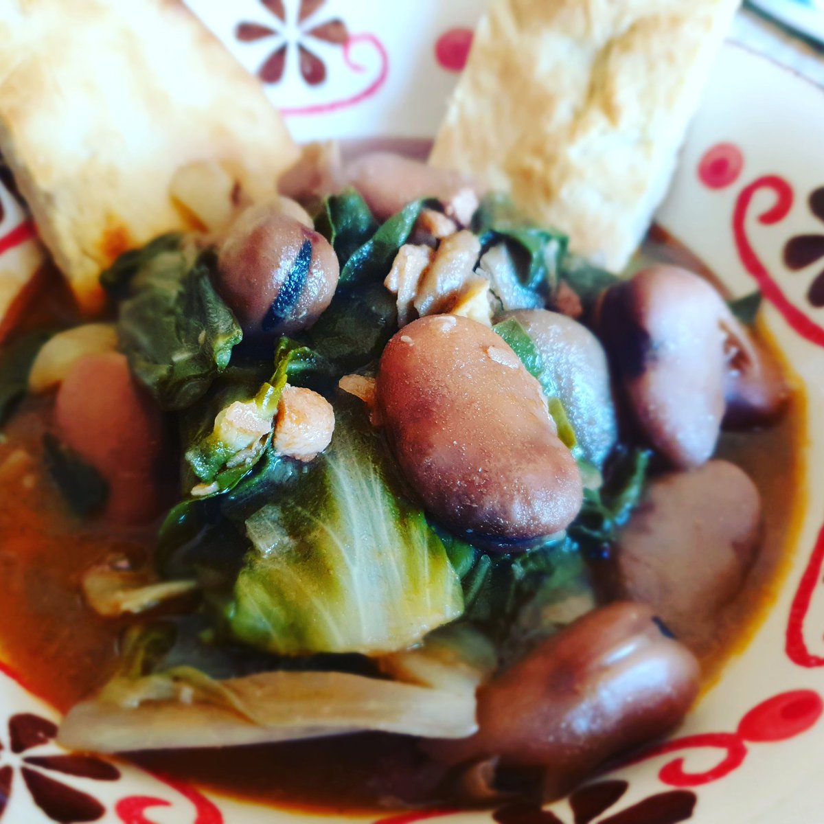 iseki_tribe's tweet photo. A humble dish of broad beans and chards with glass of wine. Amazing Sunday meal.

Piatto povero ma pieno di carattere. Perfetto per il piatto di Domenica accompagnato con un calice di rosso corposo.

@SlowFoodItaly  @foodandwine @wine @cottoemangiato @FoodInItaly_com https://t.co/ckzyl3aS6p