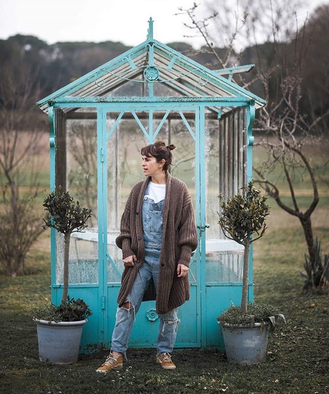 EtsyLithuania's tweet photo. From Etsian @tinywool_official -  Early spring 🌤 
@rutafloral 
#tinywoolshop #tinywool_official #tinywool #earlyspring #etsylithuania #etsy #slowfashion #cardigan #longcardigan #longsweater #rusticmood #rustic https://t.co/3L968pYJ8v