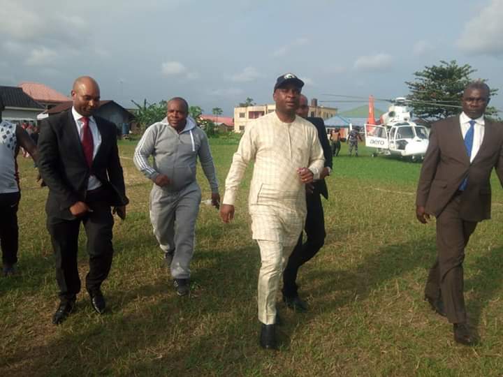 HWokocha's tweet image. Breaking!!!

Rivers Elections Suspended.  

Me: WIke, whether this election is cancelled 200 times you won&apos;t win. 

You can bribe the judges and EOs but you can&apos;t bribe all Rivers People.... #operationKickWikeOut #KICKOUTWIKE #WikeMustGo #SaveRiversState #AwaraMoseOfOurTime