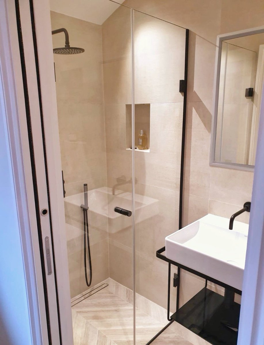 No matter the size of your bathroom, our custom designs will find you a modern and functional shower solution - just like the one in this #tslinstallations #smallbathroom