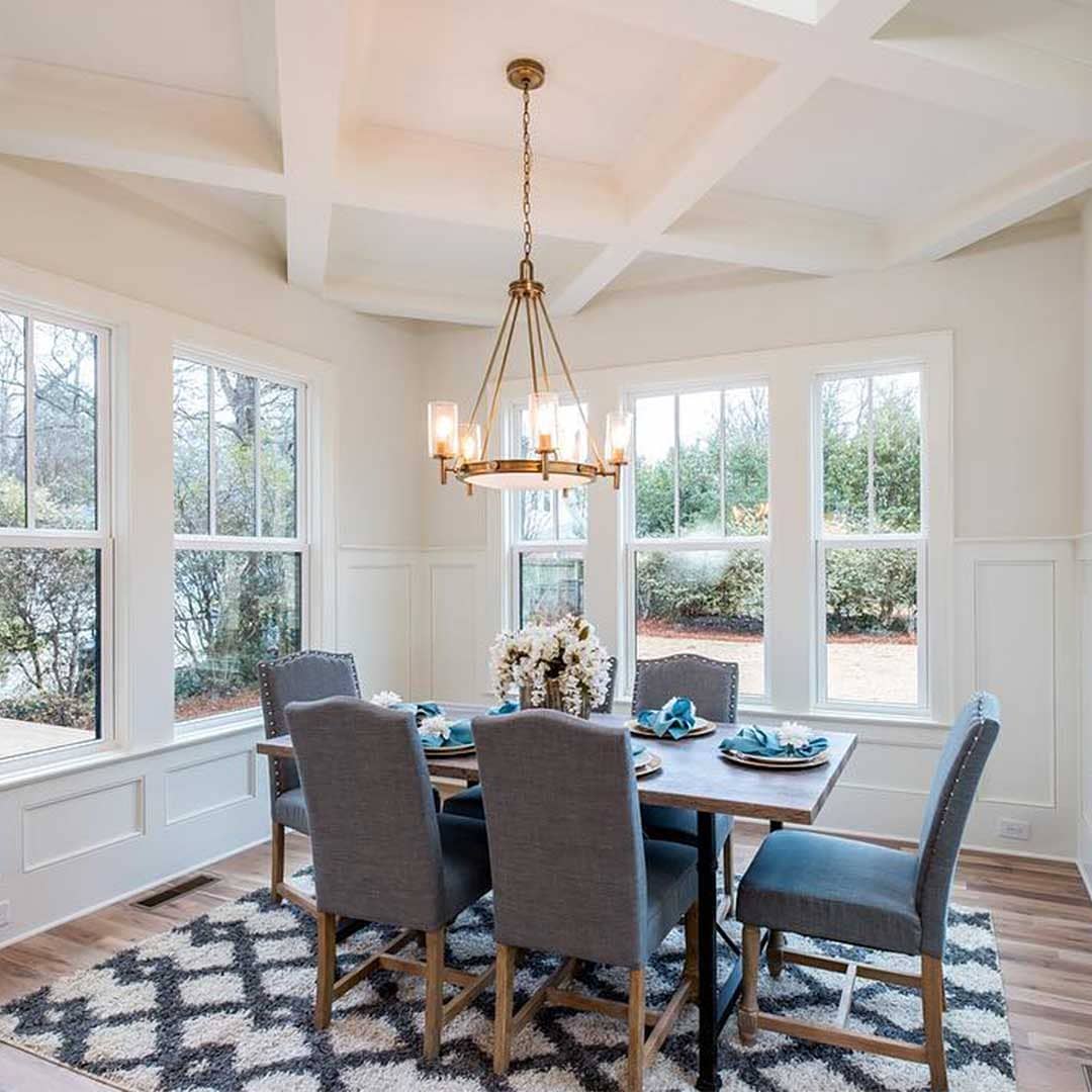 COLLIER | HINKLEY LIGHTING - A cozy setting with curated decor details can be the ultimate hang out spot 💡
View product here : bestandbrown.com/lights/elstead…
.
.
.
.
#hinkleystyle #Collier #Elstead #lighting #diningroom #chandelier #tablescape #homedecor #design #BestandBrown