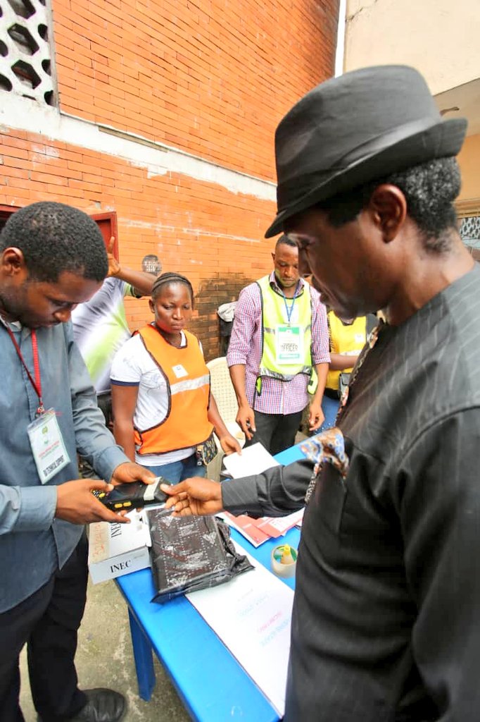 TeamCOLE1's tweet image. Breaking!!!

Rivers Elections Suspended.  

Me: WIke, whether this election is cancelled 200 times you won&apos;t win. 

You can bribe the judges and EOs but you can&apos;t bribe all Rivers People... #operationKickWikeOut #KICKOUTWIKE #WikeMustGo #SaveRiversState #AwaraMoseOfOurTime