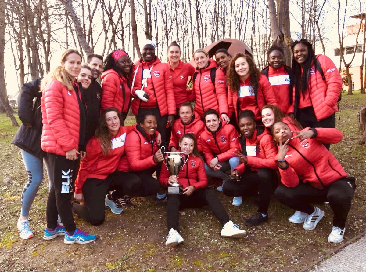 ACBobigny93's tweet photo. 🔴⚫️ CHAMPIONNES DE FRANCE ⚫️🔴

Les #Louves sont Championnes de France 🇫🇷👍🏼💪🏼
Les #RougesEtNoirs de l’@ACBobigny93 remportent la 1ère #CoupeDeFranceàX de l’histoire de la @FFRugby 🏆👏😍

#Bobigny #RugbyFéminin #InSeineSaintDenis @inssd93 https://t.co/CJKkRy7nxS