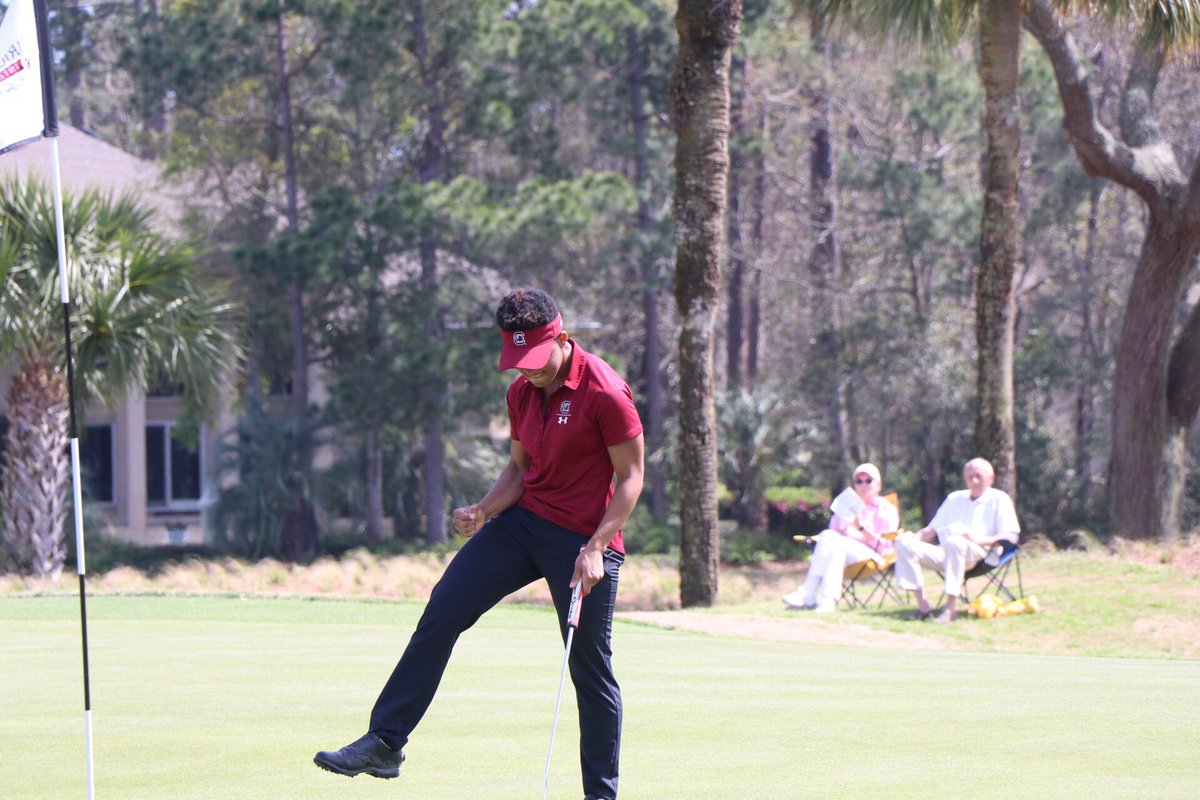 GamecockWGolf's tweet photo. Talk about a big put on 18 for Anita Uwadia!
#DRI18 | #Gamecocks https://t.co/vxHRCfut2R