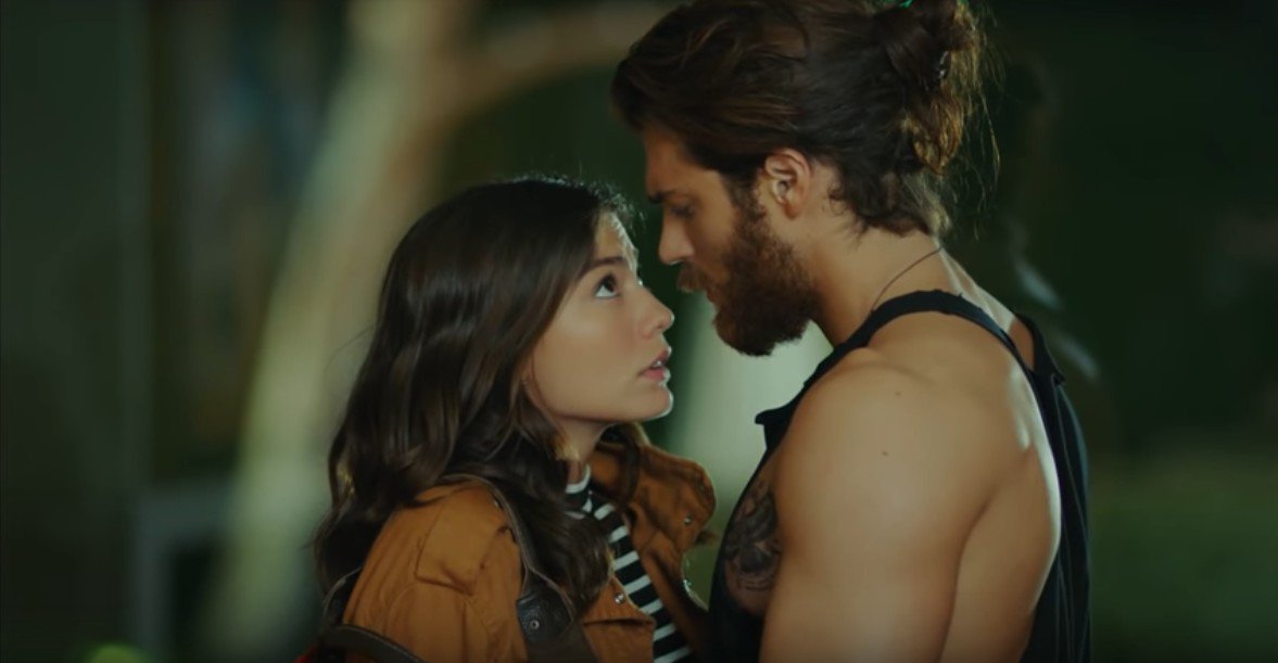  #ErkenciKuş ending pictures - a thread 1. Bölüm: Can caught Sanem in his house. He recognizes the perfume of the girl he kissed in the dark. Sanem has no idea he is her albatross, the infamous red file behind her back ...