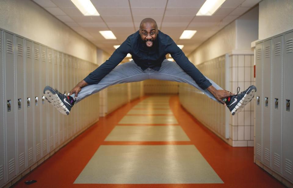 CityYearBoston's tweet image. Springing forward like 🤸🏿‍♂️🌻
Revisit this story of five #CityYearBoston alumni from the @BostonGlobe: bit.ly/cybostonglobe2…
#cyalumni #SpringFoward