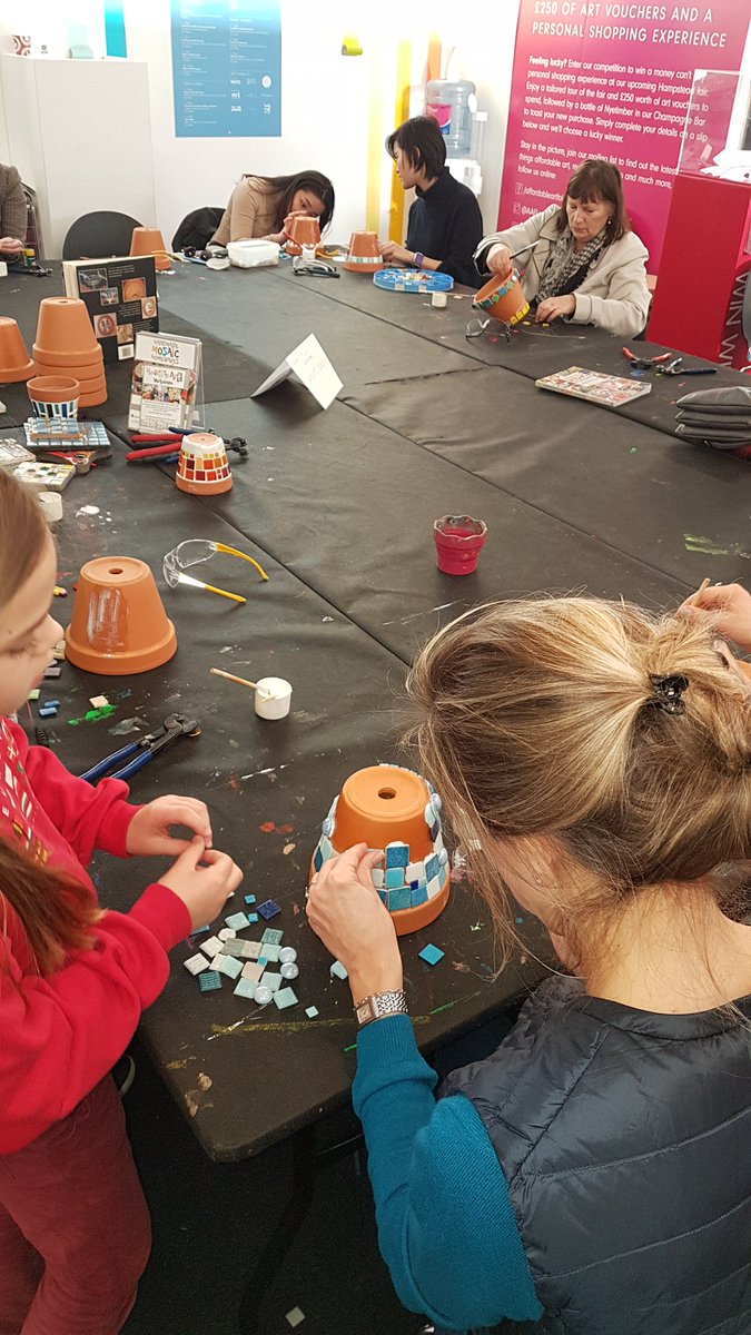 HeartInArt_UK's tweet photo. Another great #mosaicmaking workshop @AAFLondon in #batterseapark today.
#artyworkshops 
#bookings 
#Corporateevents 
#parties 
Have fun getting creative x😘 https://t.co/yXMhsR8n3R