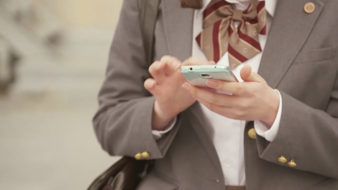 まっつん まさに今のsns世代の危うさ 問題点を突きつけたドラマだった さくらと澪奈が屋上で話すシーン こんな大事な場面で スマホの受信に返信し始めるさくら スマホいじってるこの行動が一番 今 を反映している気がした 3a 3年a組 T Co