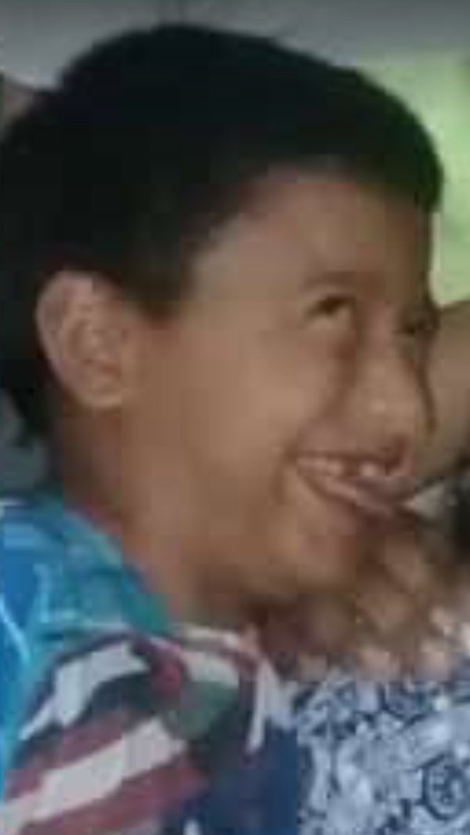 isreallyyy's tweet photo. Yo cuando me cuando me toman una foto familiar https://t.co/jrDPSgJj96