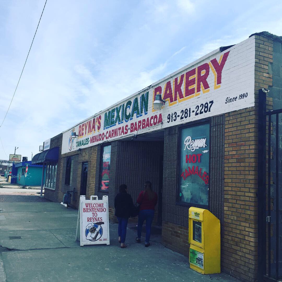 StanaRose's tweet photo. #anythingforreynas #reynasforlife #casadesolo #freshpan #ourownmexicrate #panaderia #reynasmexicanbakery https://t.co/zd5Eq10hLa