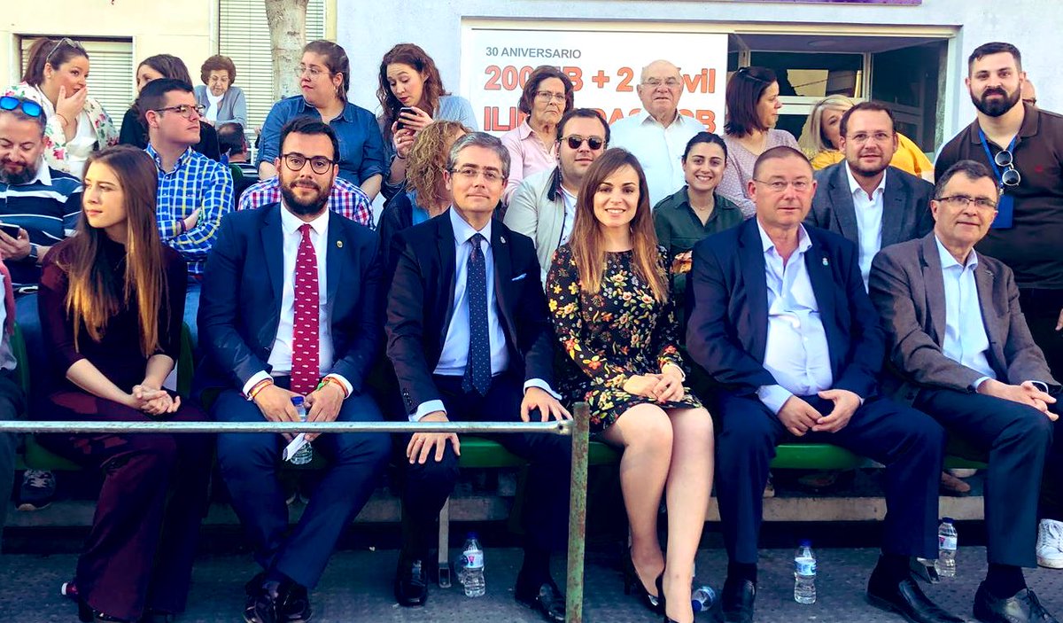 Ppguillenparra's tweet photo. Con @Ballesta_Murcia, @Rebepl @jpachecomendez viviendo el Carnaval de Llano de Brujas. Alegria, ilusión, Color y diversión que estos días llenan nuestros barrios y pedanías #MurciaSeMueve @carnavalelsalar https://t.co/2Gk5H10eZk