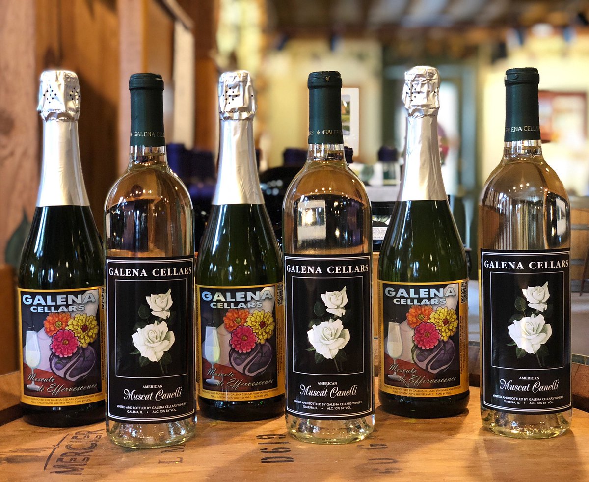 This month we are featuring Muscat Canelli and Sparkling Muscat as our wines of the month! Stop in and enjoy $1 off Muscat bottle purchases. 🥂🍾