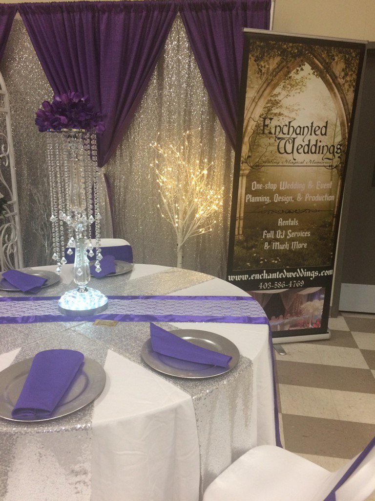 EnchantWedding's tweet photo. This year's wedding decor trend - metallic and sparkle with rich, jewel tones! https://t.co/supd8oObOl