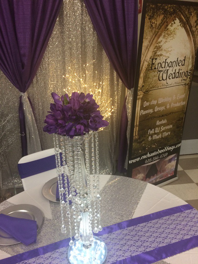 EnchantWedding's tweet photo. This year's wedding decor trend - metallic and sparkle with rich, jewel tones! https://t.co/supd8oObOl