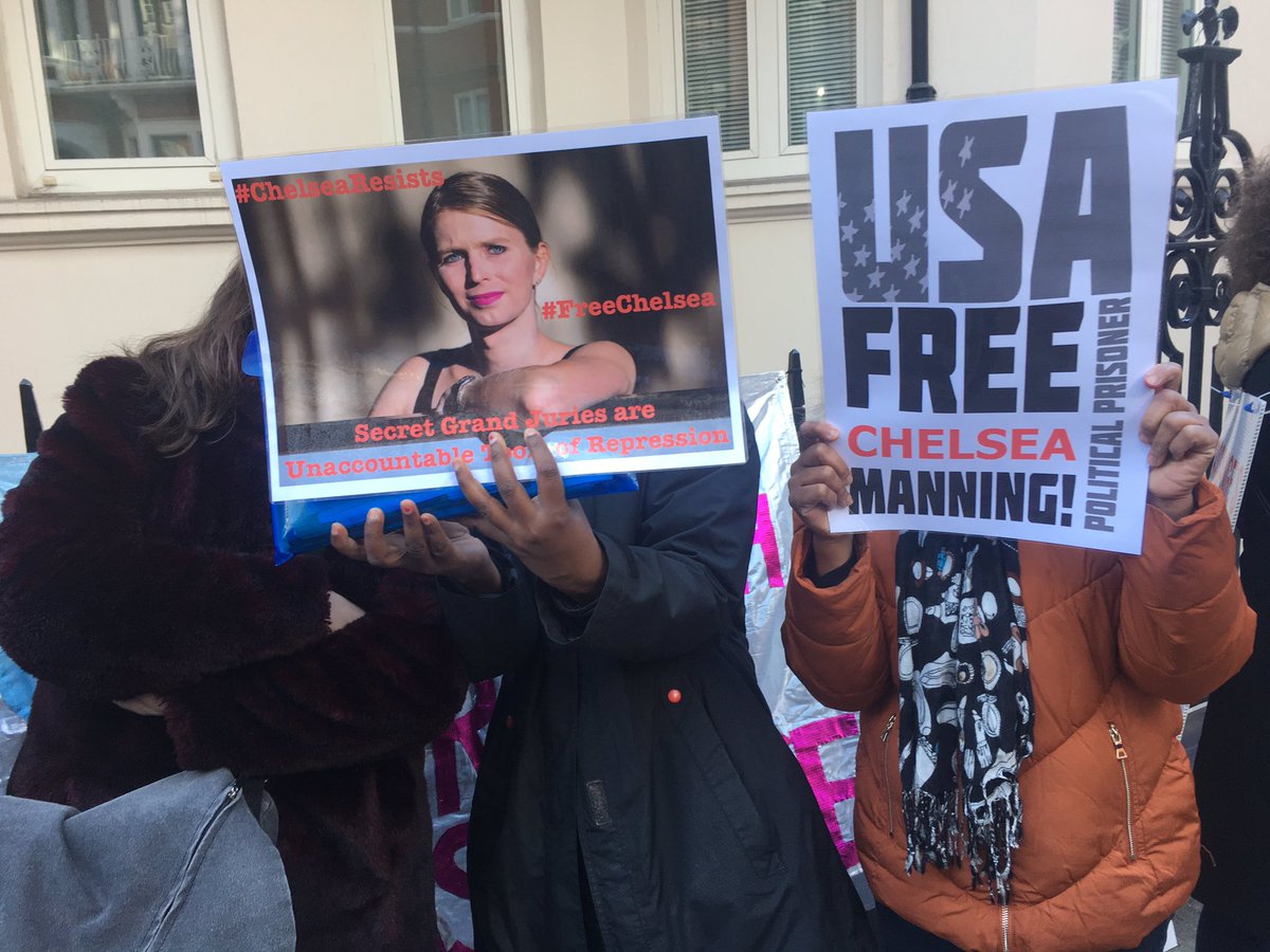greekemmy's tweet photo. #ChelseaResist #FreeChelsea Manning solidarity at our vigil outside the Ecuadorian Embassy in London #WikiLeaks https://t.co/3k53oR2CbB