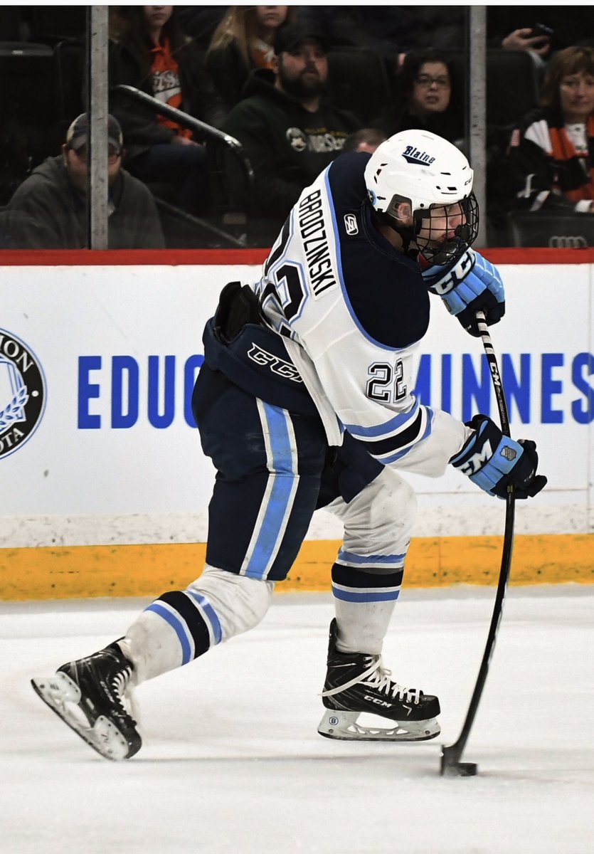 Ladies and Gentlemen, your 2019 Mr. Hockey @bbrodzyy22 👏🏻