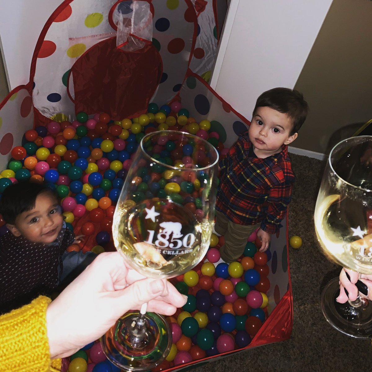 Daylight Savings Time, Just another cruel joke no one tells you about when you become a parent. #DaylightSavings #1850Wine