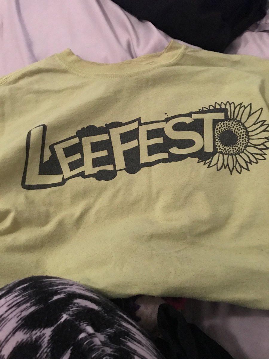 julezds2's tweet photo. Cleaning draws out @MarieKondo style and @leefest T-shirt popped up (now known as @NeverlandFest ) this top really sparks joy, I volunteered in 2008 and just had the best time ❤️ Madness how time goes, look forward to going again soon! Ps -This top used to be bright yellow 😂 https://t.co/nk2b1iuF64