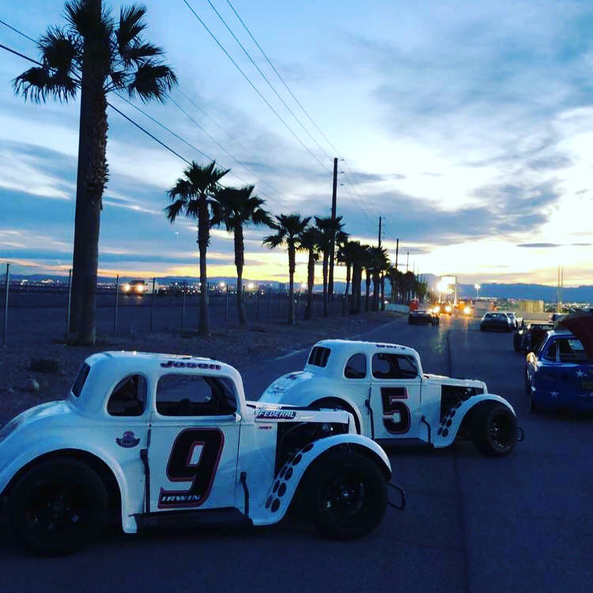 RacinJason9's tweet photo. 2 for 2 wins to open up the oval season in Las Vegas! https://t.co/QBR6NH1hGl