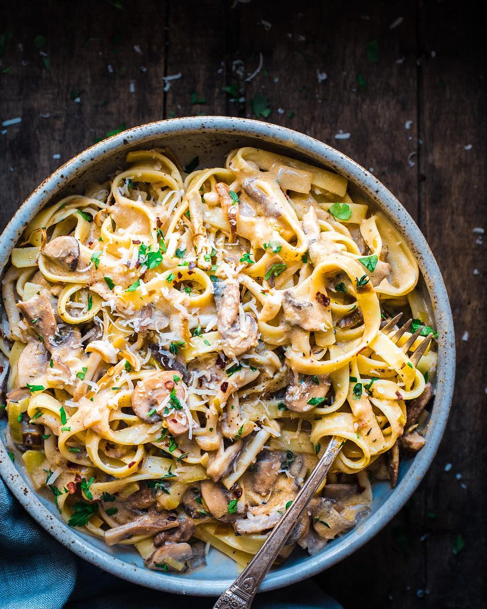 Apparently you can’t use beef stew as a password...It’s not Stroganoff 🔒😂
Traditionally, stroganoff uses beef and sour cream, but this version is 100% vegan and way healthier, but no less comforting.
📸:@rainbowplantlife

#TantilloFoods #TantilloFresh #Tantillo #Stroganoff