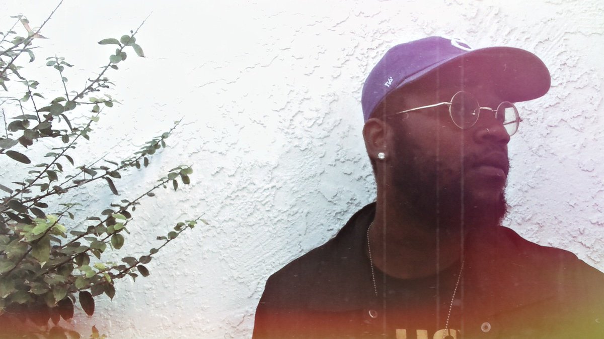 NebulaRedeye's tweet photo. Favorite time of the year #recordmode #becomeepic #hiphop https://t.co/6GqSm4GUyH