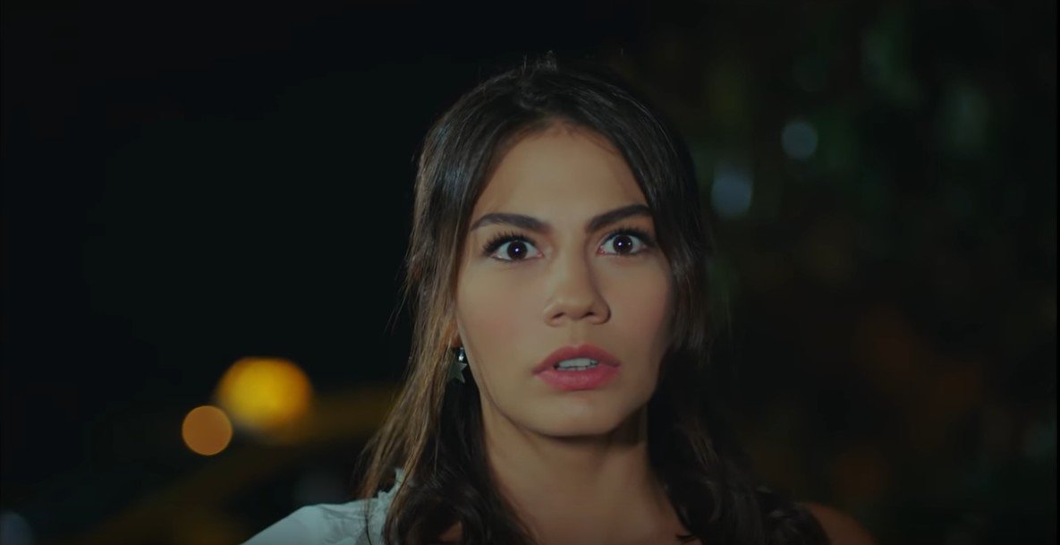 9. Bölüm: after a "double date", Can escapes to his mountain cabin, convinced that Sanem is spending the night with Levent. Meanwhile, a very drunk Polen asks Sanem to take her to Can's house. Waiting in the taxi, Sanem eventually gets out to check up on her ...