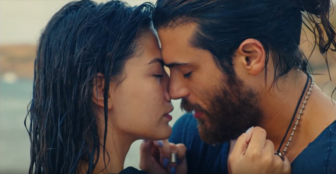 10. Bölüm: Sanem is alone on the coast to think. She goes for a swim and faces Can who came back even if she asked him to leave her alone. Thinking it's a reenactement of her dream at first, a very real Can offers Sanem to stay alone together ...