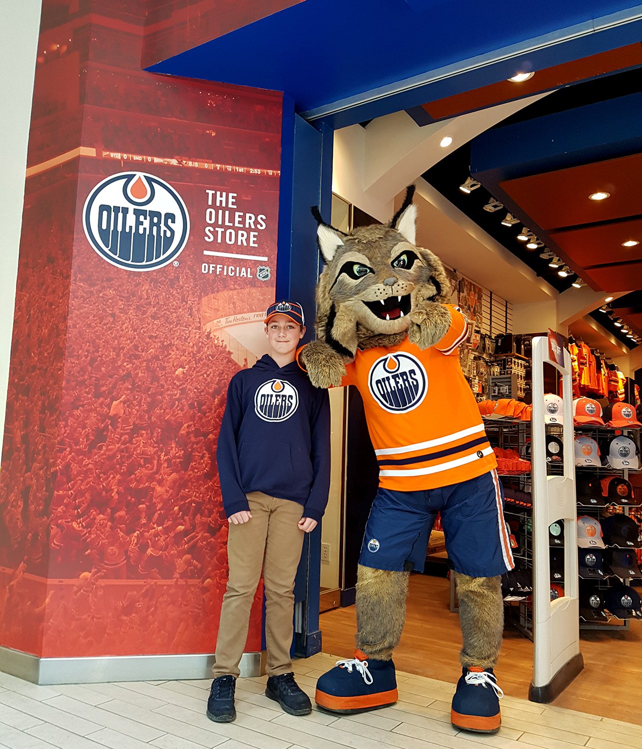 Edmonton Oilers on X: Our lovable lynx Hunter is at the #Oilers Store in  @KingswayMall until 2pm! Remember, from now through March 14, all regular  priced apparel (excluding adult adidas jerseys) is