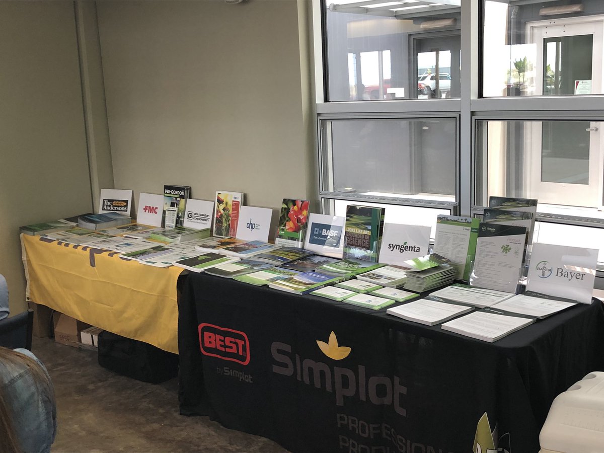 _JohnMarshall__'s tweet image. Good times and great information at the 2019 Simplot Hawaii Seminars. Mahalo for all the support from our sponsors! @BayerGolf @SyngentaTurf @BASFTurf_us @PBIGordonTurf @OHPSolutions @FMCturf @AndersonsTurf @SimplotPartners #PerformancePack #MTGA #islandhopping