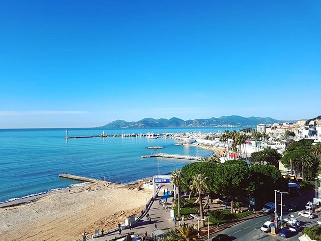 CelestialMakes's tweet photo. ***Shop closed!*** The day job is taking me off to sunny Cannes for the week so I've shut up shop till I'm back. It's going to be a harder week than it looks, honest! #beyou https://t.co/tjsr2qE6bO https://t.co/fzOMs0W0Mk
