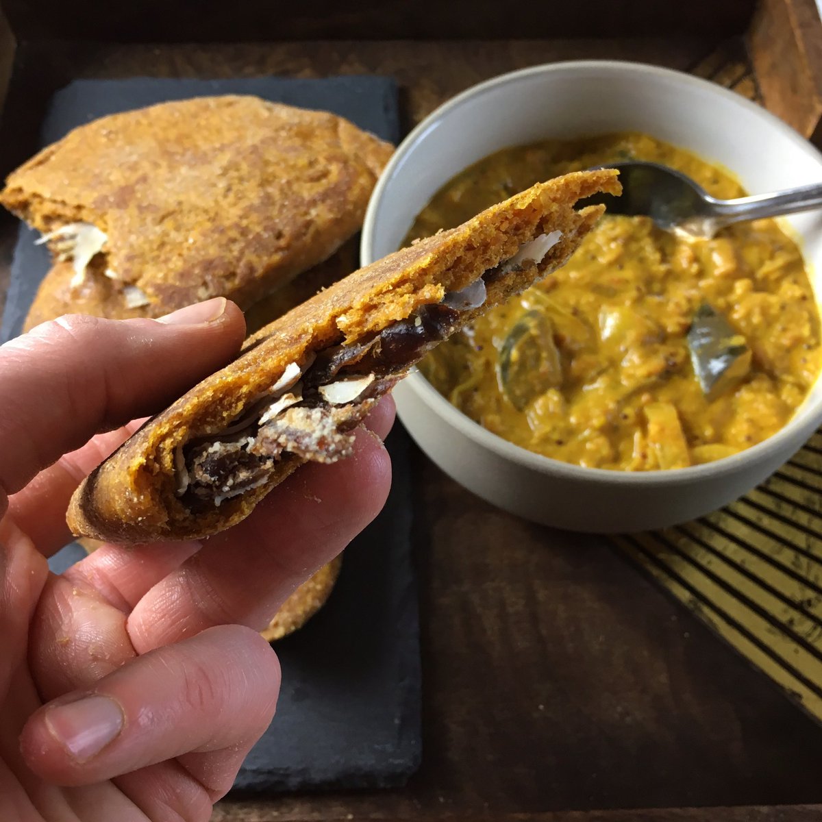 Is there anything better than a curry? Here’s a Chicken Korma with a date-stuffed peshwari. Oh, and that’s 7 of your 10-a-day right there 🤤 Recipe in James Wong’s “10-a-day the Easy Way”! #curryclub #jameswong #10adaytheeasyway #ffitfood #foodstagram @Botanygeek