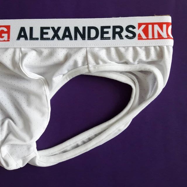 AlexandersKing_'s tweet photo. ¿Qué les parece usar hoy el #SuspensorioModerno?
#Underwear #UnderwearExpert #underwearmodel #UnderwearMen #menunderwear #InstaUnderwear #InstaGood #InstaGay #InstaModel #InstaPic #GayCdmx #GayMTY #GayGdl #gaymx #gayagenda #GayUnderwear #GayFetish #WeAreRealAKing https://t.co/BaP7v1IGWg