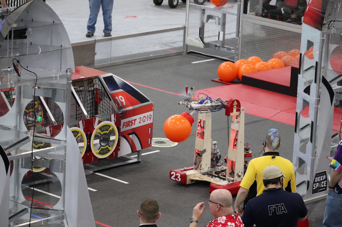 FRCTeam23's tweet photo. #vacuumbot #grandmasplunger #omgrobots #nefirst @nefirst @FRCTeam23 @FRCTeams @NE_SEMA https://t.co/xSnon48Vta