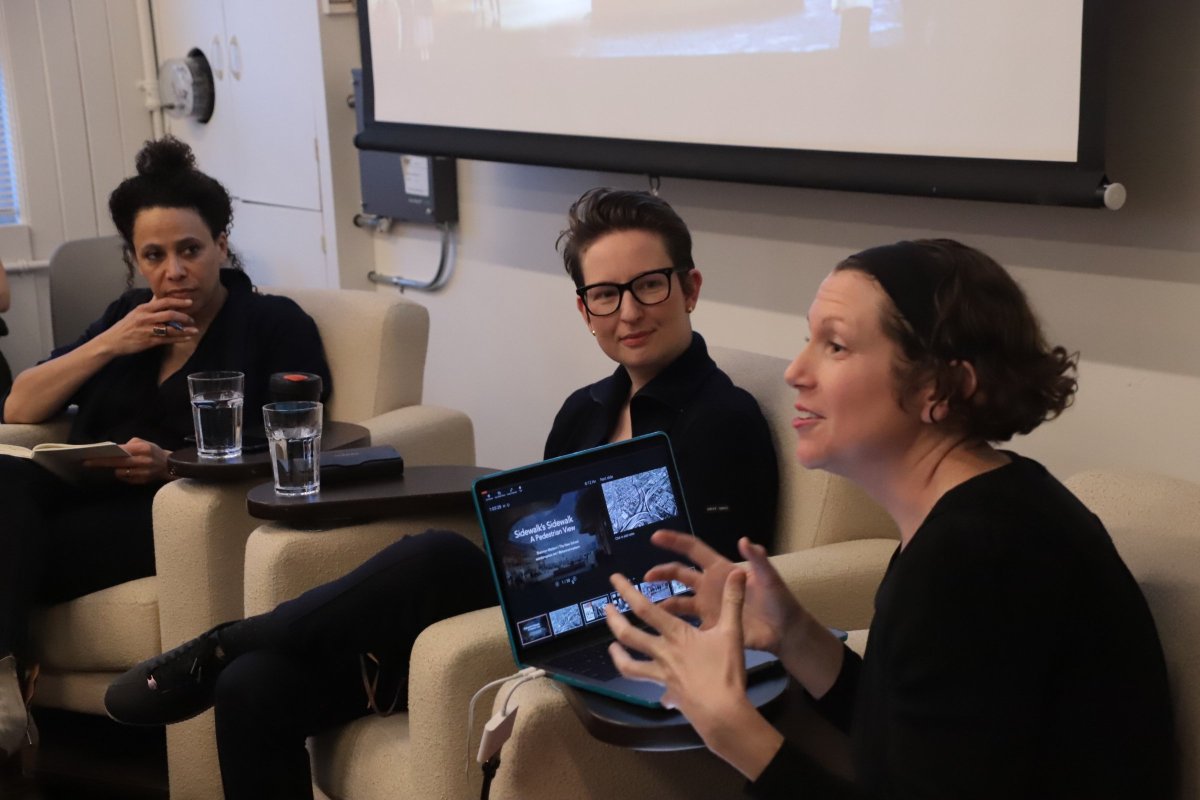 UofTCultureTech's tweet photo. Photos from our March 4 #MondayNightSeminar discussing a Pedestrian View of Sidewalk Toronto. Thank you @shannonmattern, @biancawylie and @drbethcoleman! #MNS #MechanicalBro https://t.co/1BCsuqlgyr