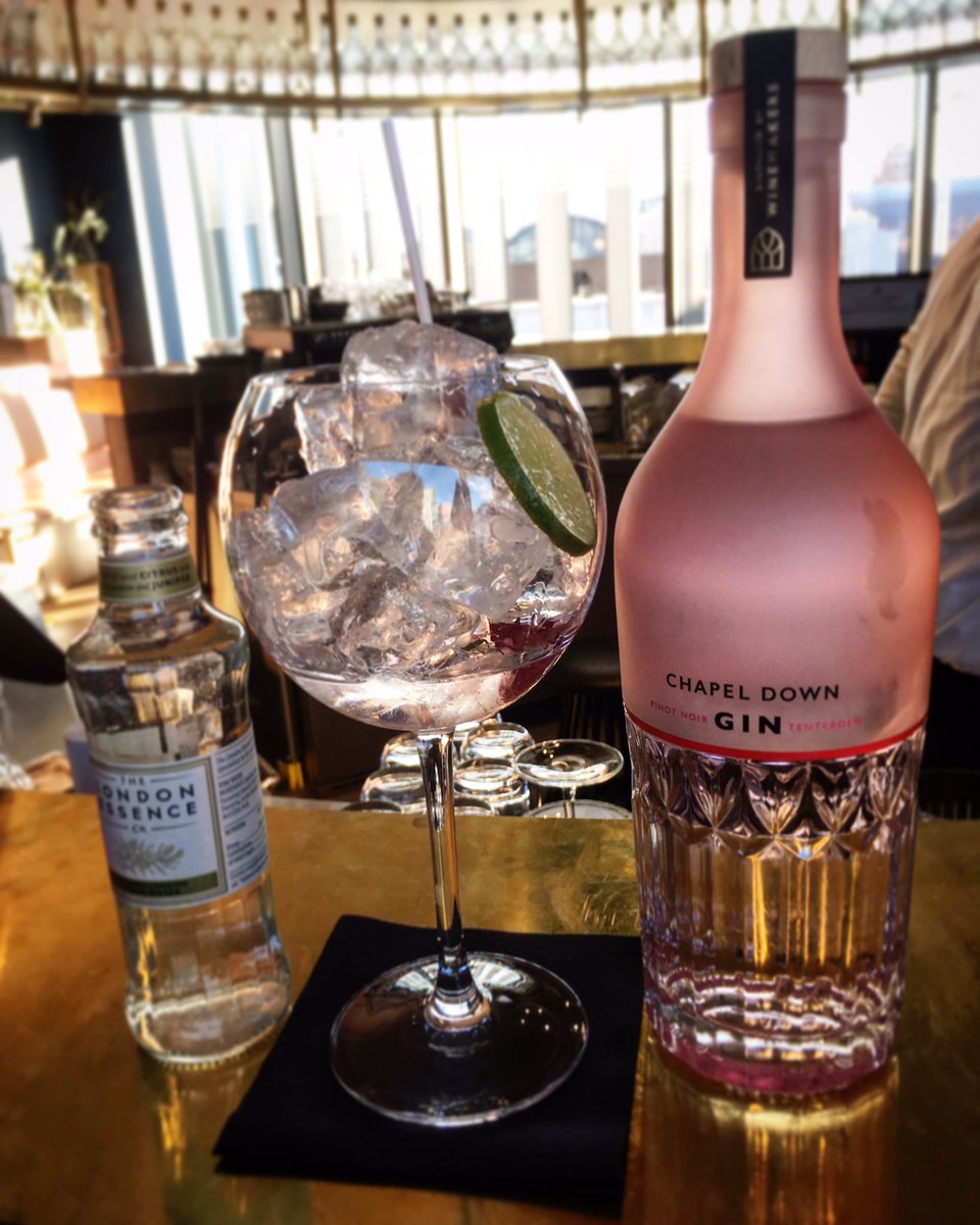 highginx1's tweet photo. Our #highginxoftheday was a bonus discovery on our way to visit @artisan_drinks at @canopy_market - we stopped in at @chapeldown to try their new Pinot Noir gin, having enjoyed their Bacchus gin in the past. Served with raspberry and lime and @londonessenceco tonic. #gin #ginvlog https://t.co/B3ULDLlGun