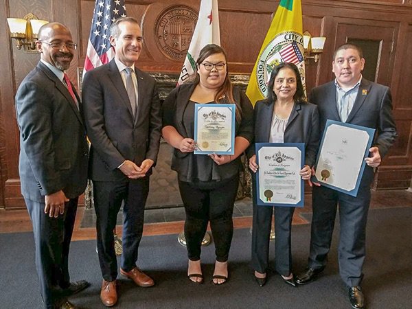 LAEWDD's tweet photo. #HireLAYouth roundtable discussion with @MayorOfLA includes 9 participants from @LAEWDD YouthSource & WorkSource Centers & EWDD partners
Story https://t.co/7Ip3zKXrIv
More about Hire LA’s Youth at https://t.co/w0C7QbyckQ
More about #LAEWDD youth services https://t.co/V5Vfn4octE https://t.co/MNFEAuaGup