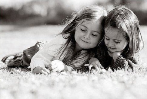 " زهرة واحدة قد تكون حديقتي .. وصديق واحد قد يكون عالمي كله " (م) ..

#جماليات