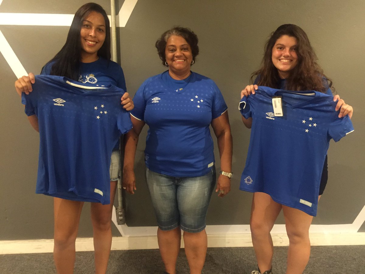 socio5estrelas's tweet photo. Hoje elas fizeram gol no #DesafioDoSócio! ⚽️🦊

#PoderDaMulher https://t.co/XUnxTt7v0G